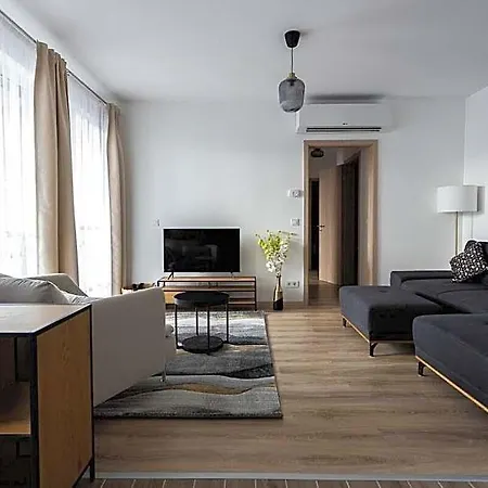 Ξενοδοχείο Jewish Quarter Hideaway With Terrace And Parking Βουδαπέστη