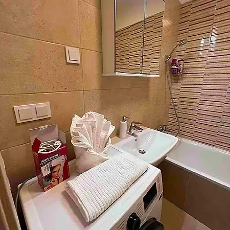 Ξενοδοχείο Jewish Quarter Hideaway With Terrace And Parking 4*